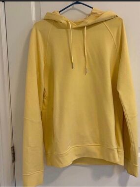 lululemon athletica Yellow Hoodie in amazing condition with no flaws or tears
